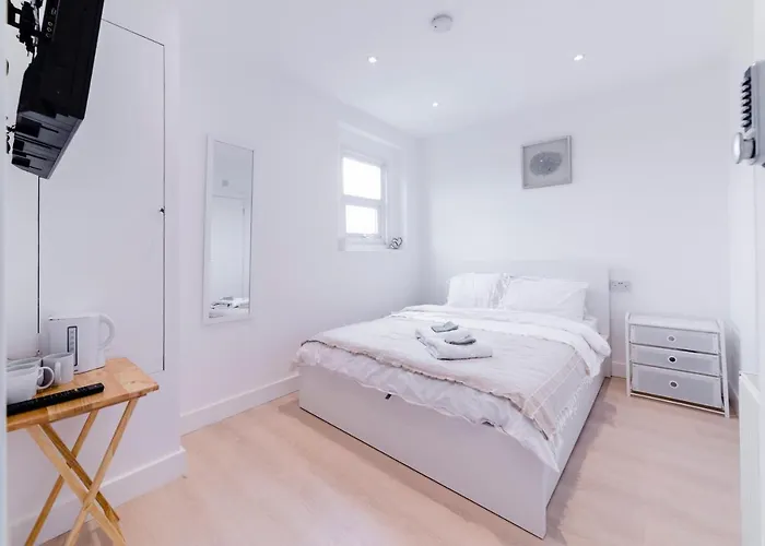 Quiet Cosy Rooms
