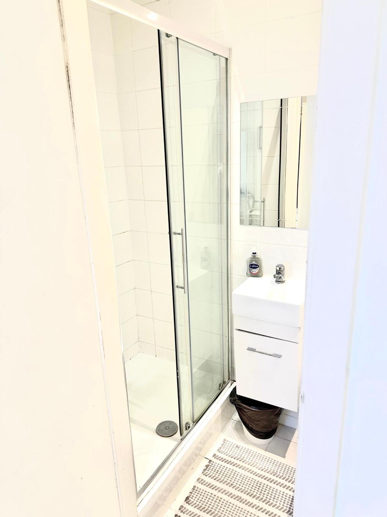 Quiet Cosy Bed & Breakfast Harrow